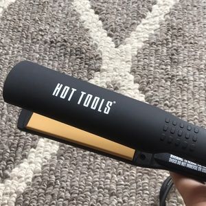 Hot Tools Straightener